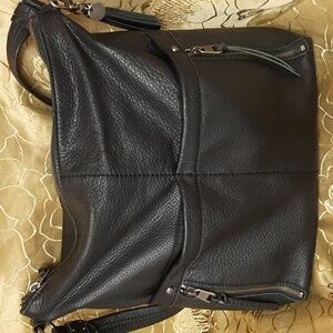 👜The Sak-EUC Beautful Black Pebble Leather👜